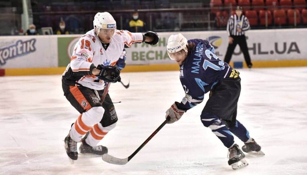 HC Iced Wolves